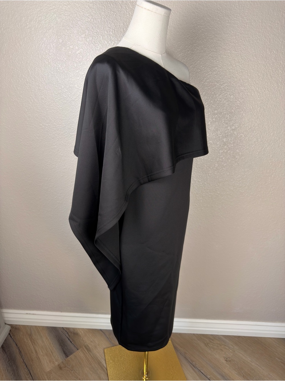 NWOT GOBLES Elegant Asymmetrical One Shoulder Cape Bodycon Black Dress, medium - Picture 6 of 8